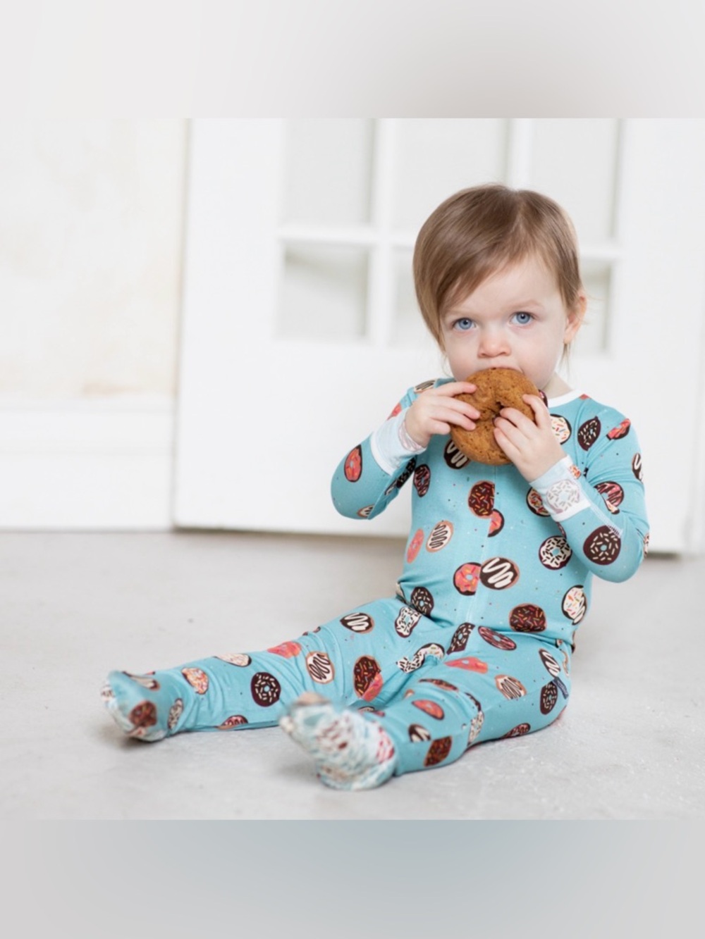 PEREGRINE Blanche’s Donuts Bamboo Zip Footie - 3-6M